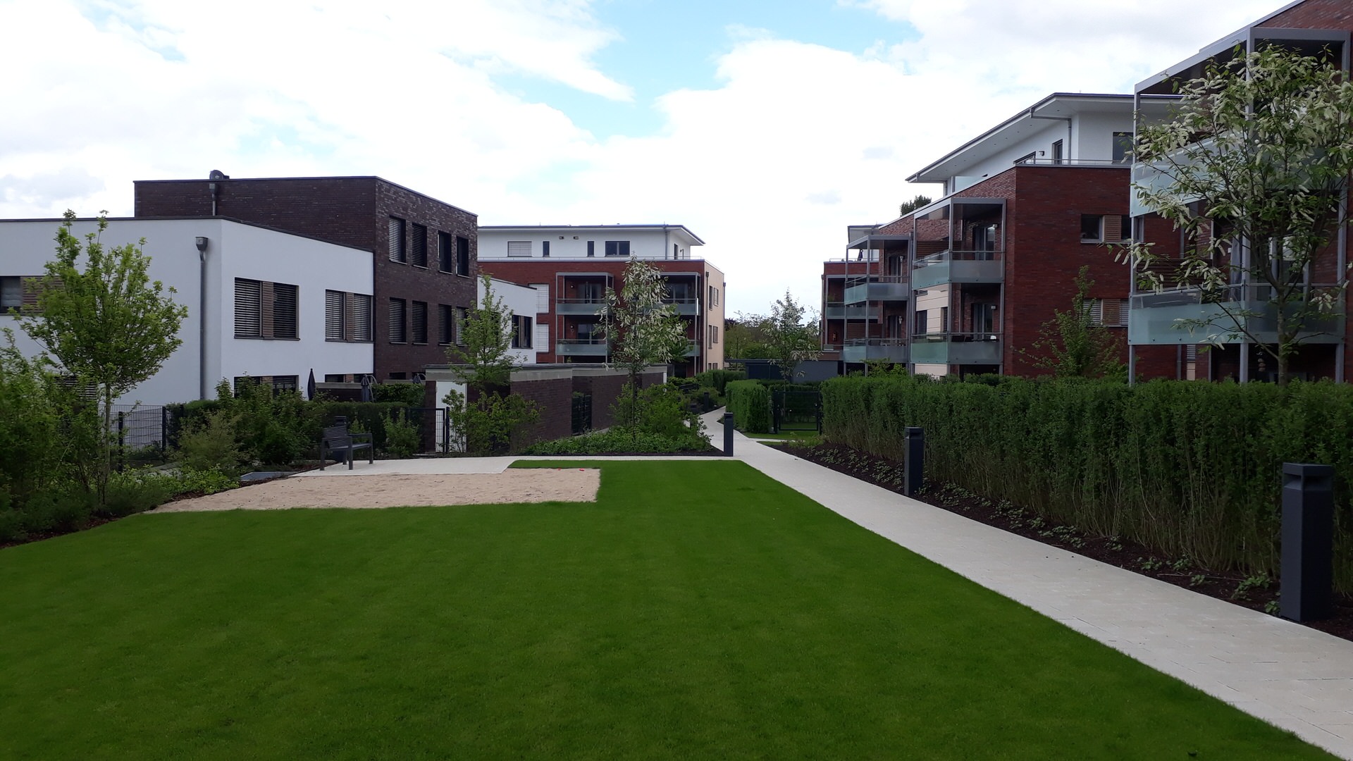 Rollrasen Wohnungsbau